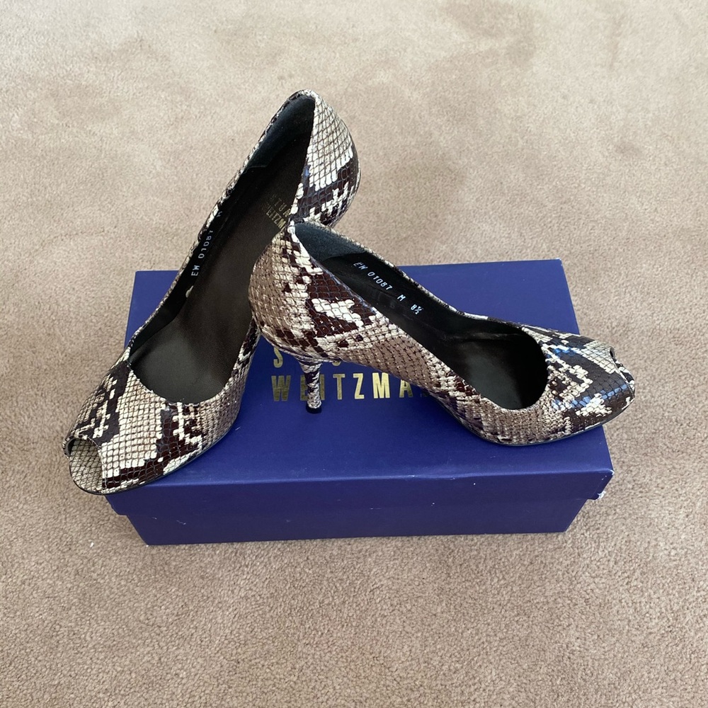 Stuart Weitzman Alligator Print Peep Toe Pumps - image 3